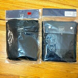 NEW GAP V-NECK BLACK T-SHIRTS 2 PER PACKAGE TOTAL 4 SHIRTS